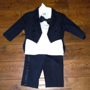 Toddler Tuxedo 🤵‍♂️